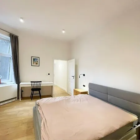 Apartment Golden Manor